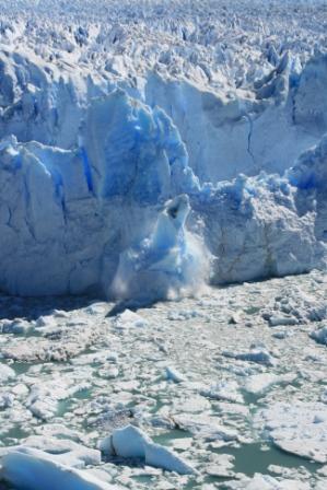 Der Gletscher 'kalbt'